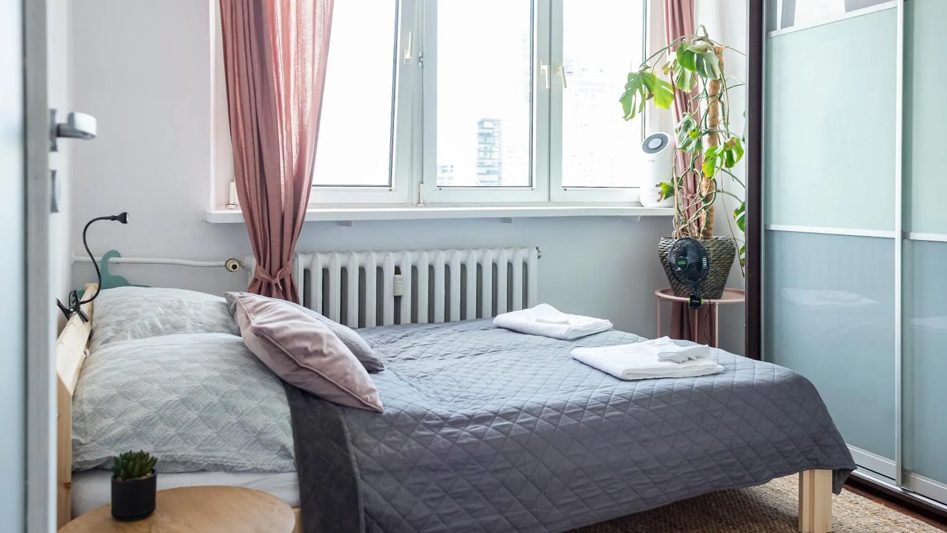 Iron Sunset Apartment Warsaw